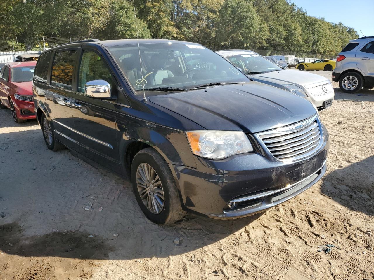 2013 Chrysler Town & Country Touring L de vânzare în Austell, GA - Side