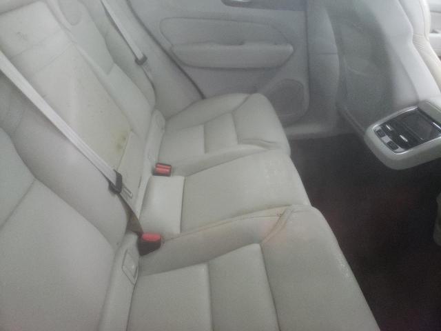2022 VOLVO XC60 B5 IN YV4L12DL8N1956089