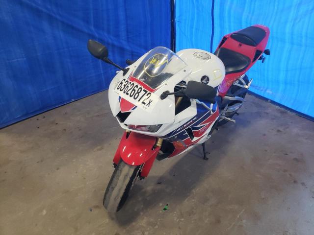 2015 HONDA CBR600 RR- JH2PC40G4FK200071