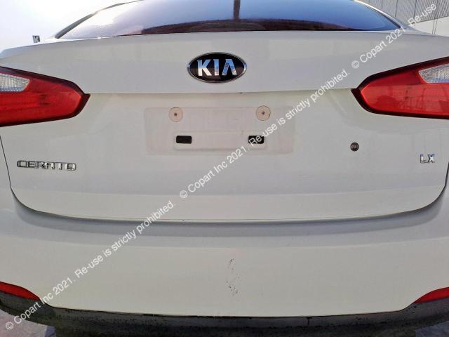 KNAFK4111F5902586 KIA Cerato