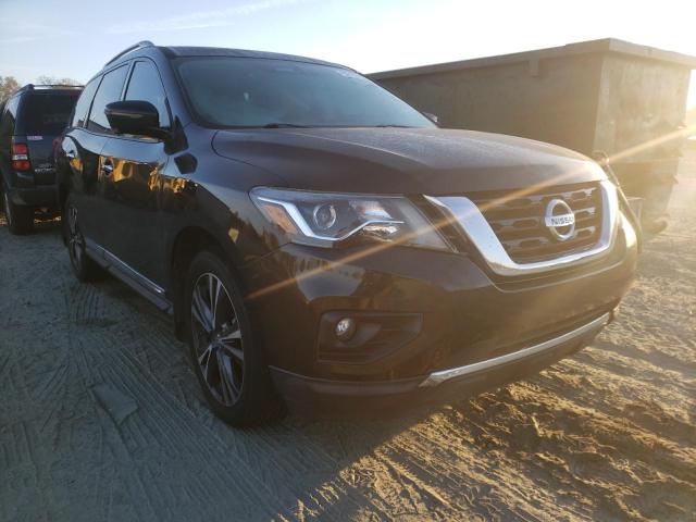  NISSAN PATHFINDER 2017 Чорний