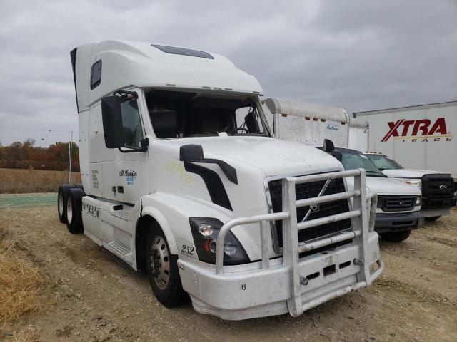 Salvage cars for sale from Copart Columbia, MO: 2013 Volvo VN VNL