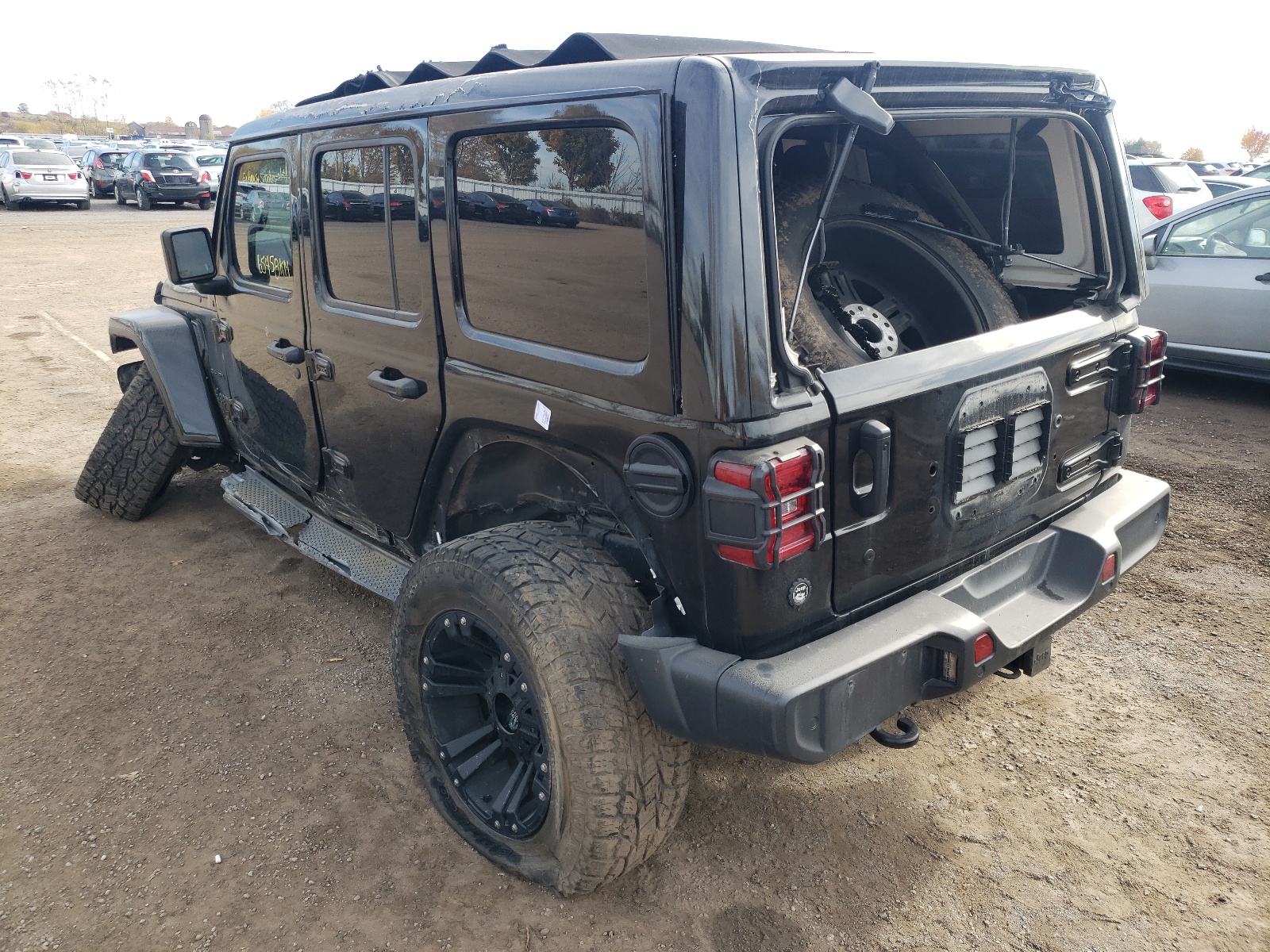 1C4HJXEG5KW638162 2019 Jeep Wrangler Unlimited Sahara