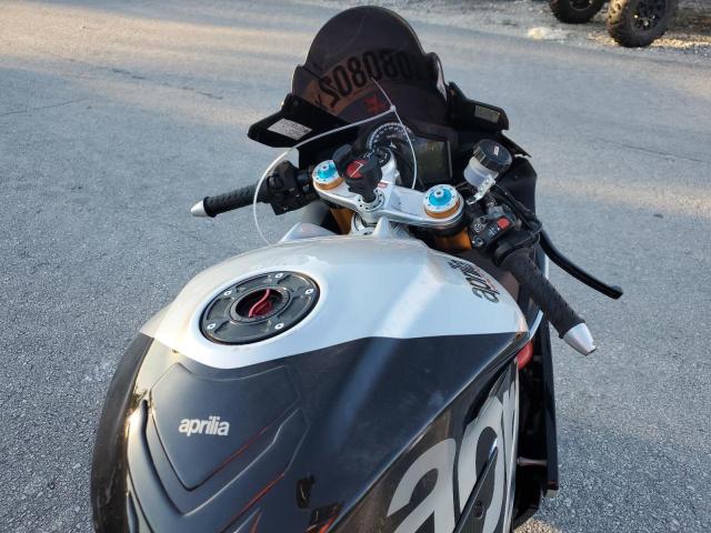 Motorcycle Aprilia rsv4