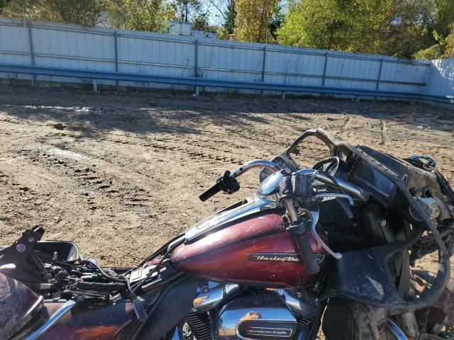 2017 HARLEY-DAVIDSON FLTRU 1HD1KGD15HB647325