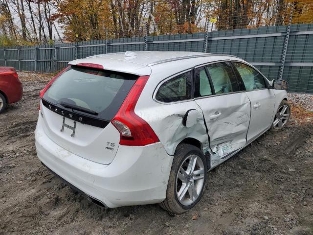 2015 VOLVO V60 PREMIE YV1612SB6F1212304