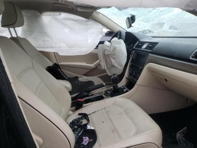 2017 VOLKSWAGEN PASSAT SE - 1VWBT7A3XHC050560