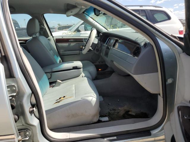 1LNHM81V47Y622463 Lincoln Town Car Signature
