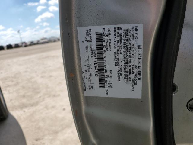 1LNHM81V47Y622463 Lincoln Town Car Signature