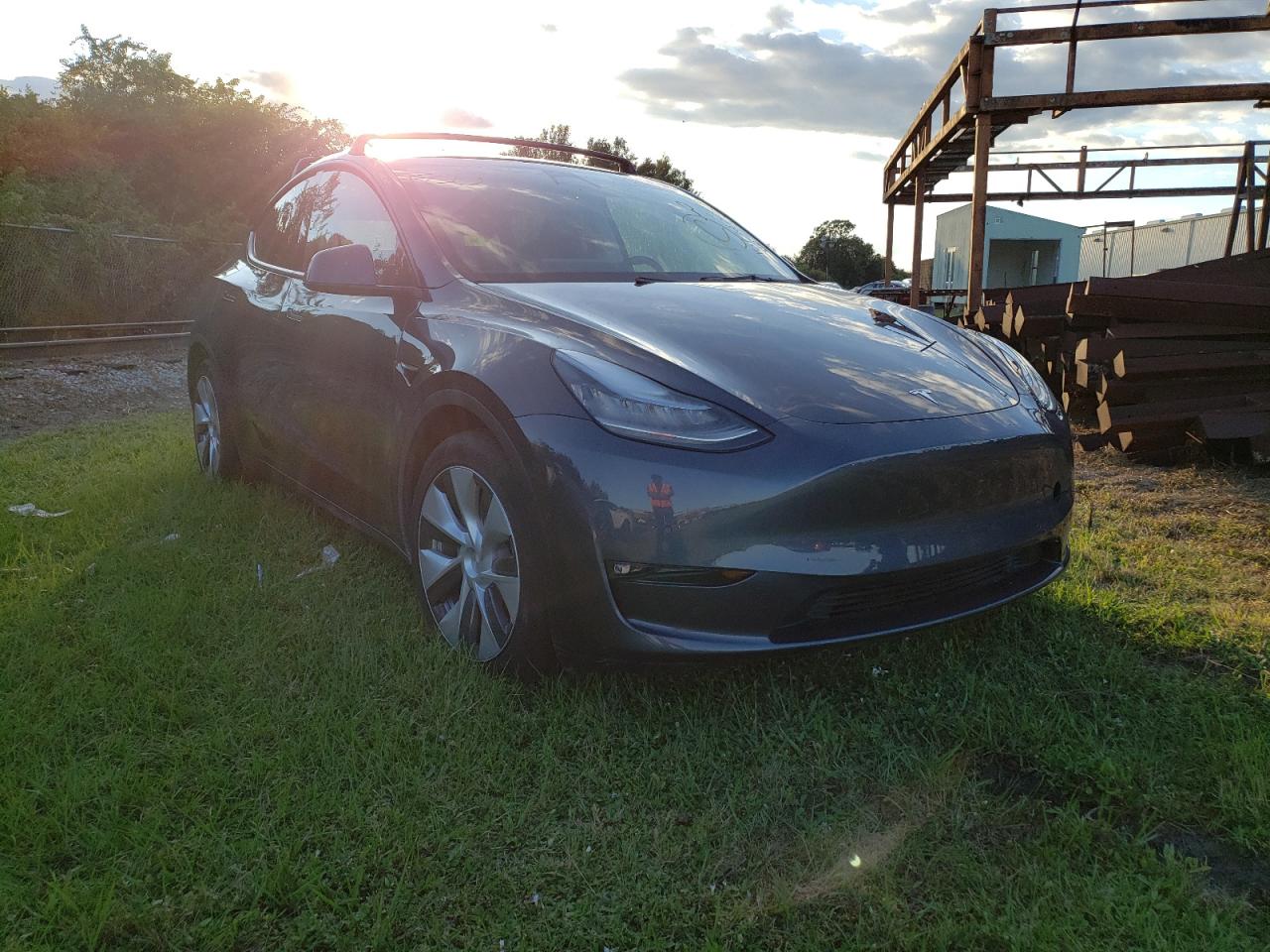 5YJYGDEE5MF174762 TESLA Y 2021