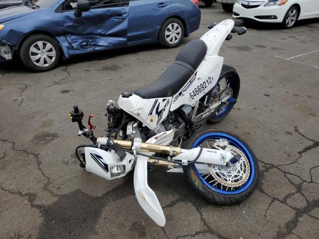 2017 SUZUKI DR-Z400 SM - JS1SK44A2H2100219