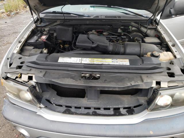 5LMPU28LXWLJ37606 Lincoln Navigator