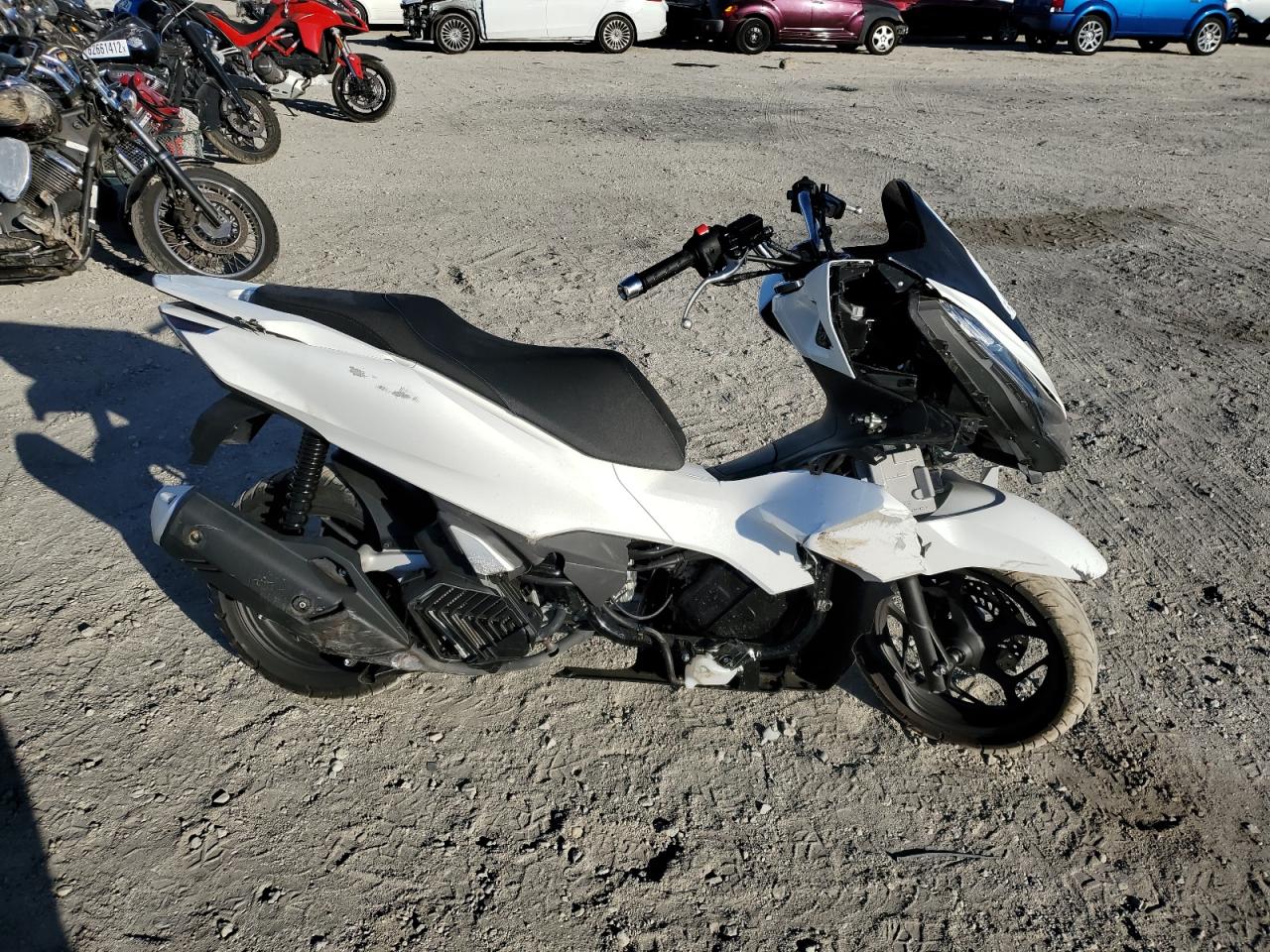 RLHKF4703NY100171 HONDA WW150 2022