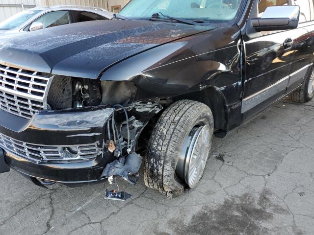 5LMJJ2J54EEL07133 Lincoln Navigator