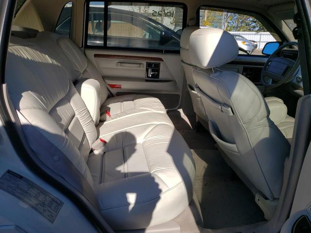 1LNLM9849NY705610 Lincoln Continental Signature