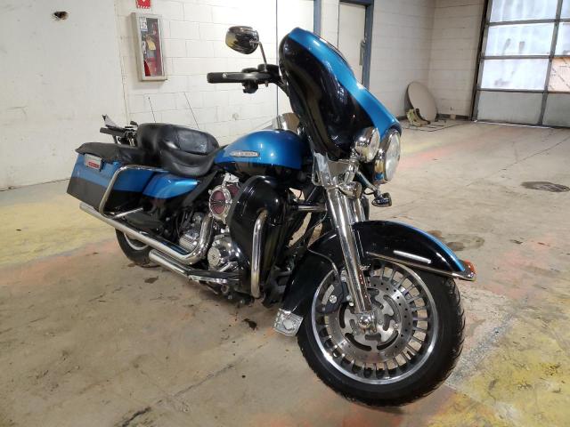 Salvage motorcycles for sale at Indianapolis, IN auction: 2011 Harley-Davidson Flhtk