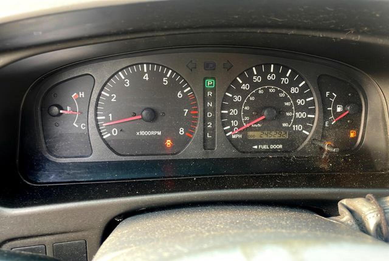 1998 Toyota Sienna Le VIN: 4T3ZF13C1WU085159 Lot: 65616142