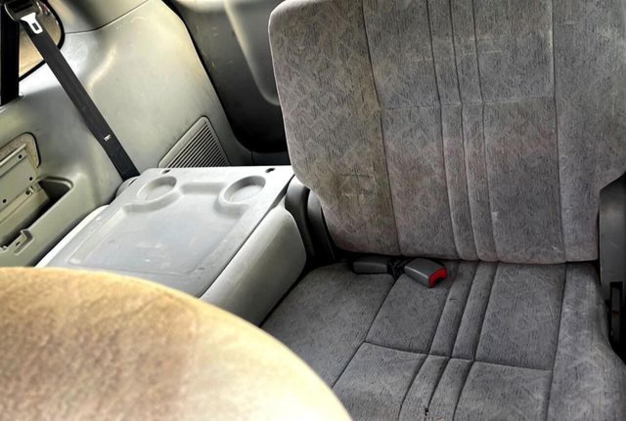 1998 Toyota Sienna Le VIN: 4T3ZF13C1WU085159 Lot: 65616142
