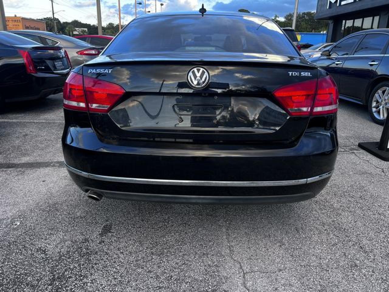 2015 Volkswagen Passat Sel VIN: 1VWCV7A35FC008972 Lot: 65655022