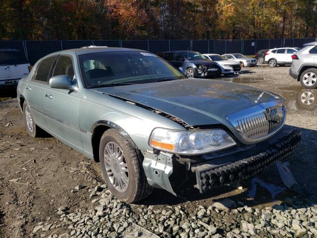 2006 Lincoln Town Car Signature Limited