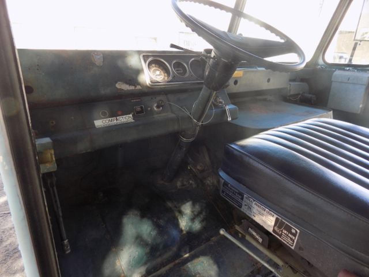 TPL354V504857 1974 GMC P30