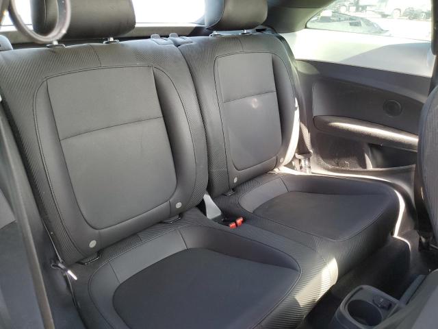 2018 VOLKSWAGEN BEETLE SE 3VWJD7AT1JM713138