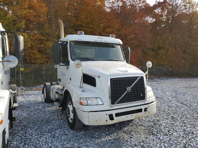 Salvage cars for sale from Copart York Haven, PA: 2015 Volvo VN VNM