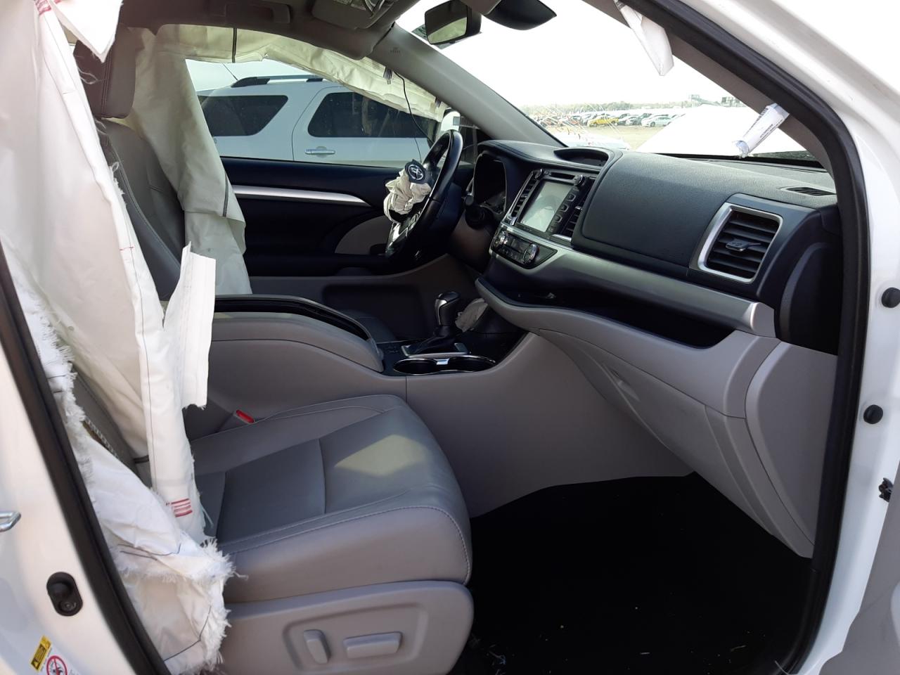 5TDJZRFH8HS399583 TOYOTA HIGHLANDER 2017