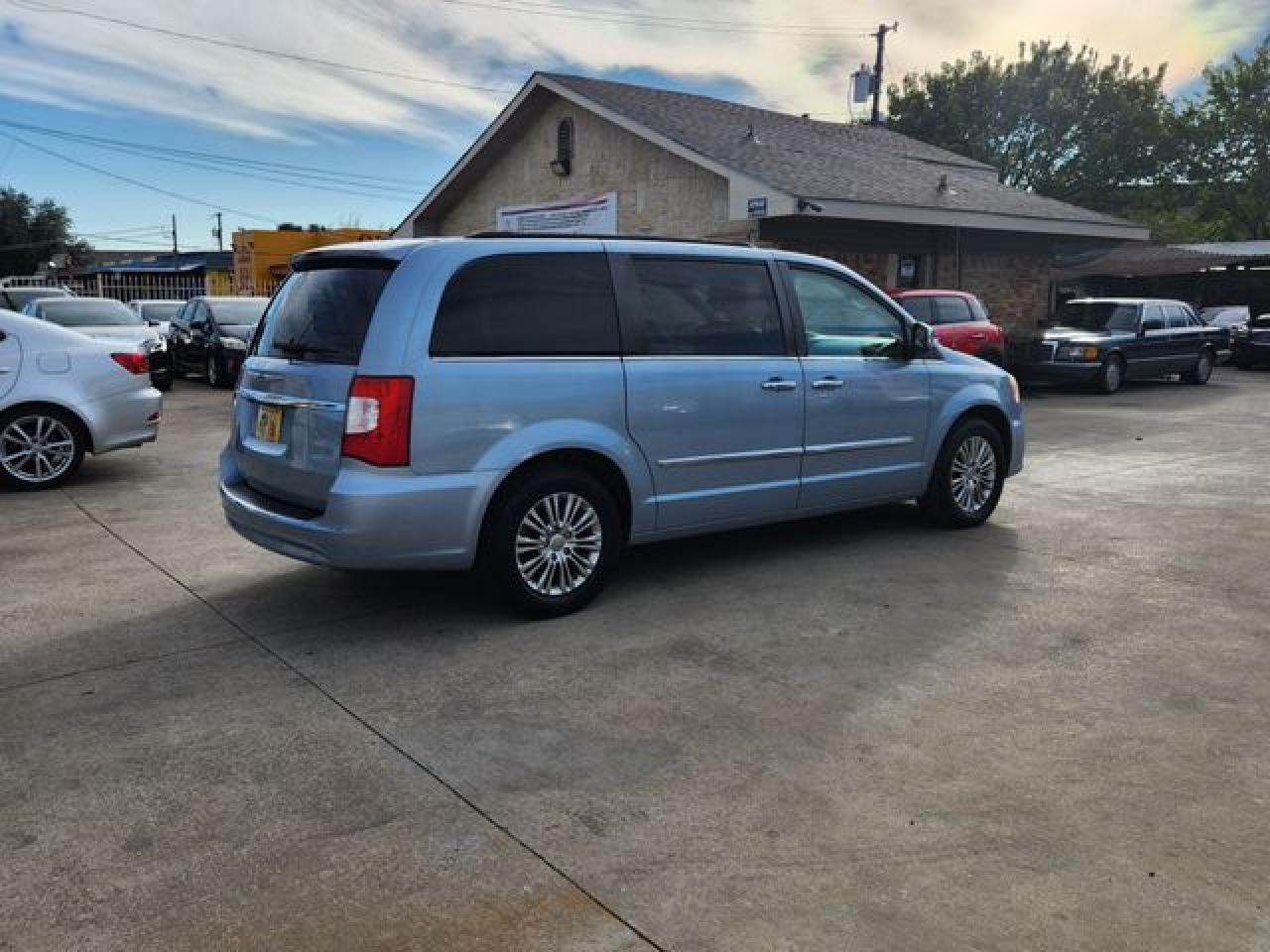 2013 Chrysler Town & Country Touring L VIN: 2C4RC1CG7DR570974 Lot: 65706822