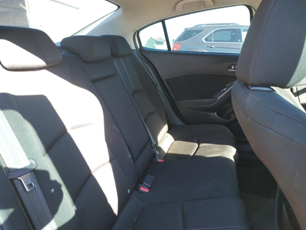 2017 Mazda 3 - Image 6