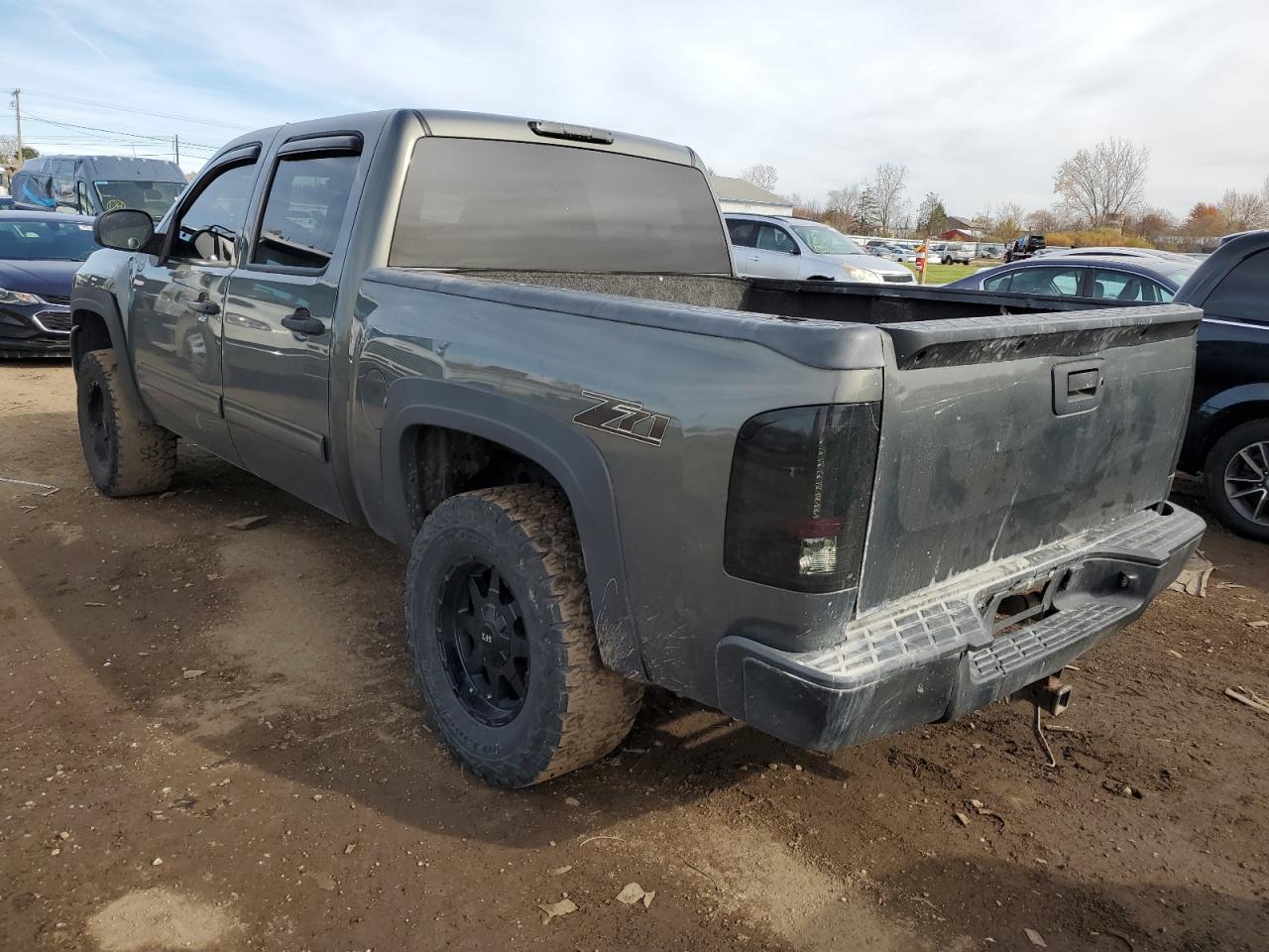 1GCPKSE3XBF156909 2011 Chevrolet Silverado K1500 Lt