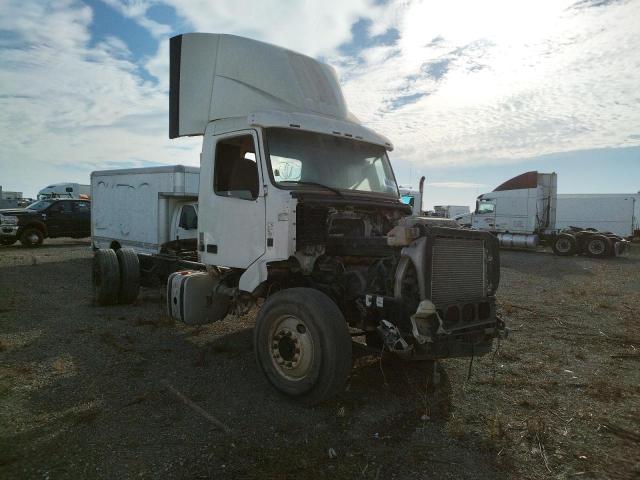 Salvage trucks for sale at Vallejo, CA auction: 2018 Volvo VN VNL
