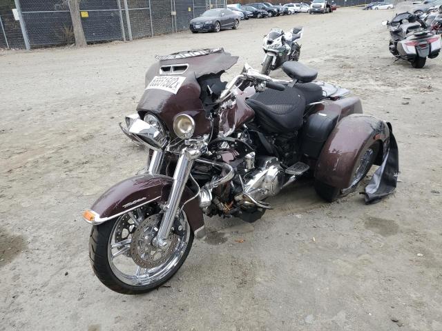 2019 HARLEY-DAVIDSON FLHTCUTG 1HD1MAF18KB856120