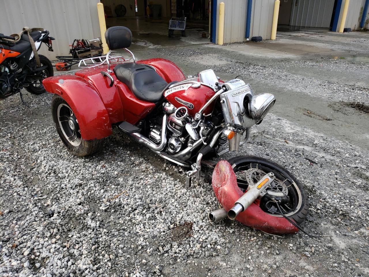 1HD1MCC18JB858576 HARLEY-DAVIDSON FLRT FREE 2018