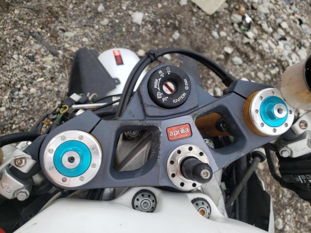 2009 APRILIA RSV 1000 R ZD4RRTR099S001400