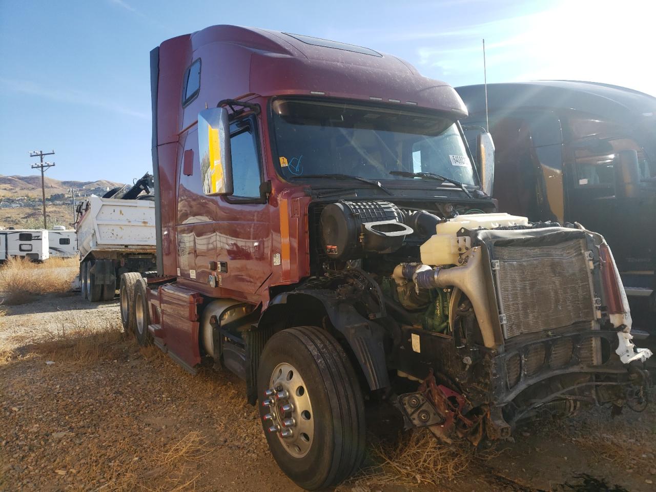 Lot #3024956383 2016 VOLVO VN VNL