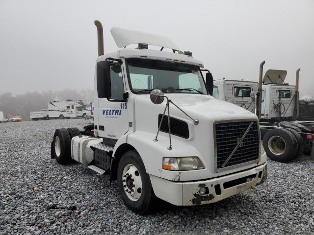 Salvage cars for sale from Copart York Haven, PA: 2014 Volvo VN VNM