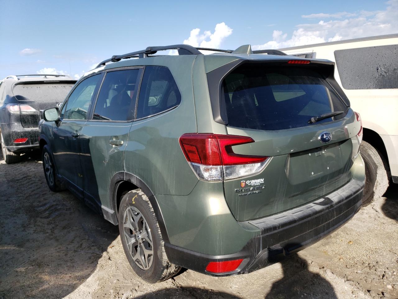 2020 Subaru Forester Premium VIN: JF2SKAJC6LH477962 Lot: 62121082