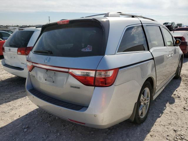 VIN 5FNRL5H90DB055828 2013 HONDA ODYSSEY no.4