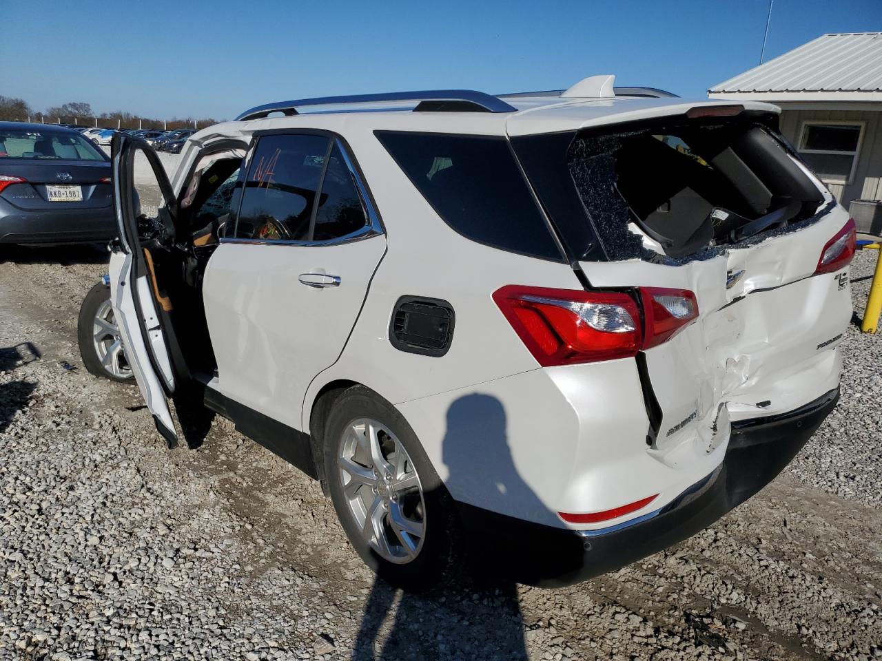 2020 Chevrolet Equinox - Image 3