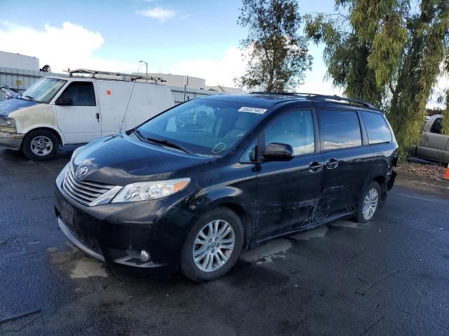 5TDYK3DC6DS390026 2013 TOYOTA SIENNA - Image 2