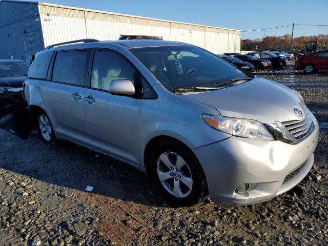 Toyota Sienna 2016