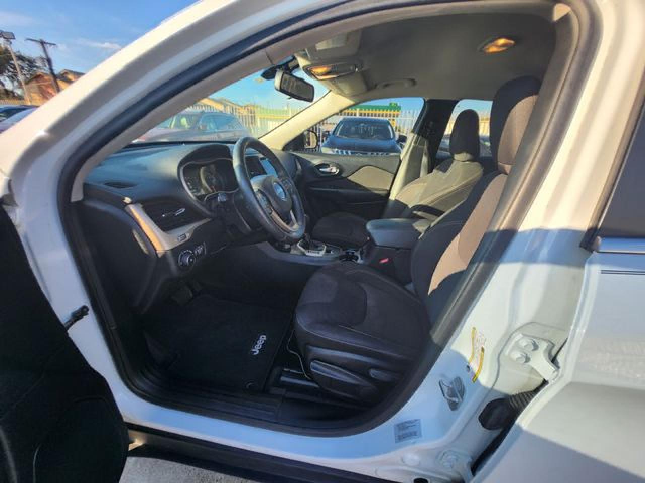 2016 Jeep Cherokee Latitude VIN: 1C4PJMCSXGW154853 Lot: 66397692