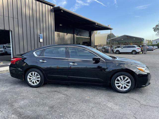 VIN: 1N4AL3AP4GN389057 Auction: COPART Lot: 66397772 Location: FL - JACKSONVILLE NORTH 1N4AL3AP4GN389057 NISSAN ALTIMA 2016 UNKNOWN - NOT OK FOR INV. Photo 4