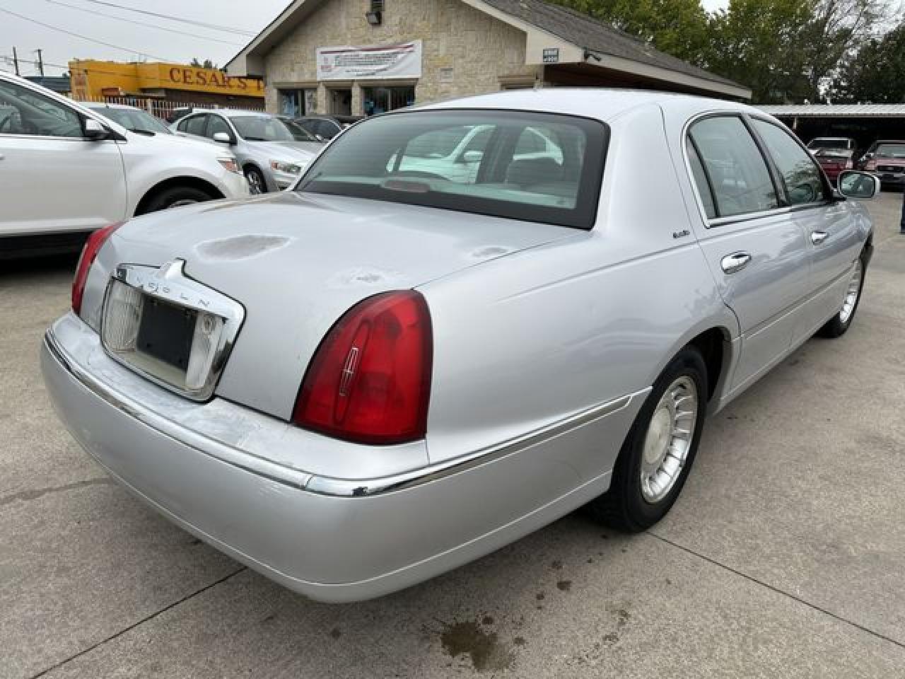 2001 Lincoln Town Car Executive VIN: 1LNHM81W51Y724922 Lot: 66546192