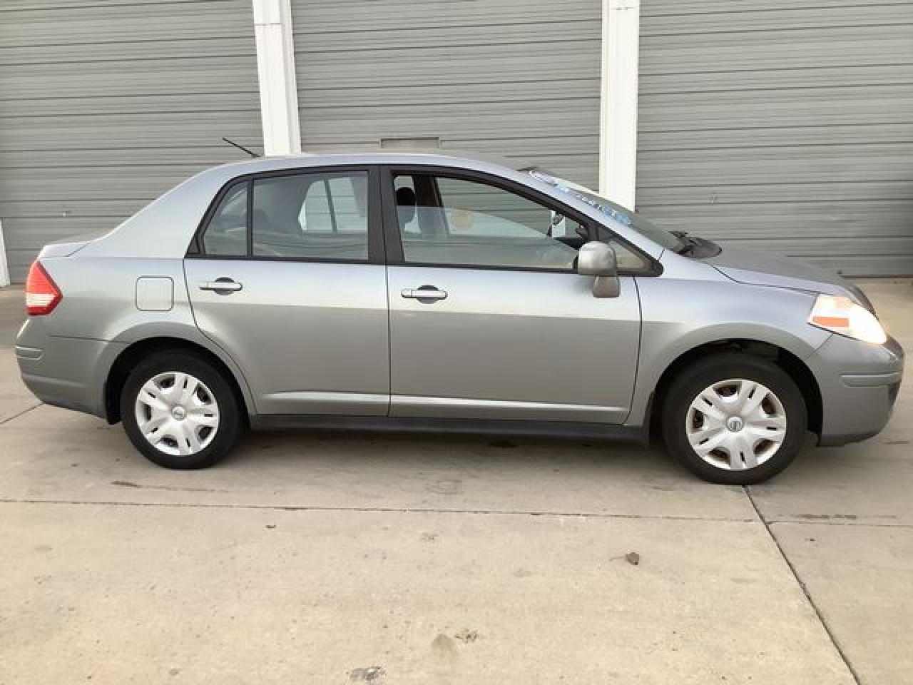 2011 Nissan Versa S VIN: 3N1BC1AP8BL404545 Lot: 66575532