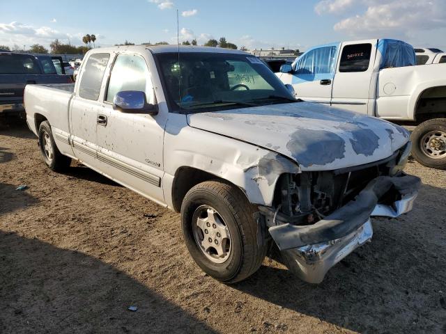 Salvage cars for sale from Copart Bakersfield, CA: 2002 Chevrolet Silverado