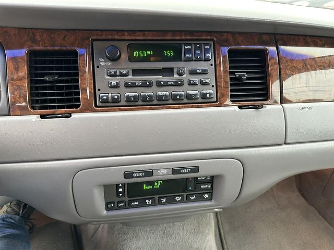 2001 Lincoln Town Car Executive VIN: 1LNHM81W51Y724922 Lot: 66546192