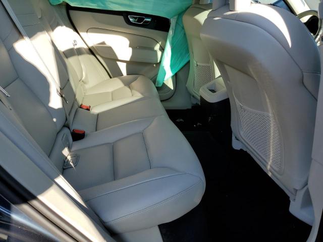 2018 VOLVO XC60 T6 MO YV4A22RK0J1047259