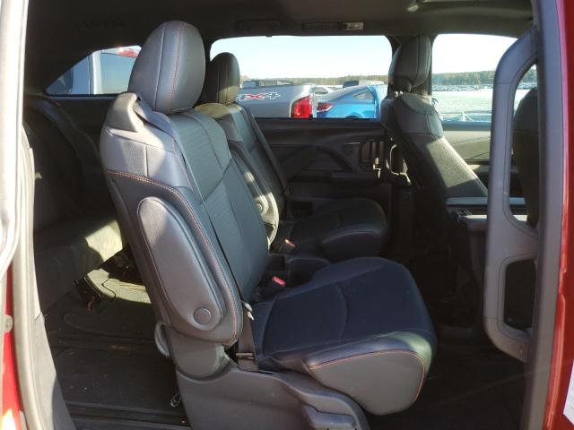 2022 TOYOTA SIENNA XSE 5TDXRKEC1NS113365